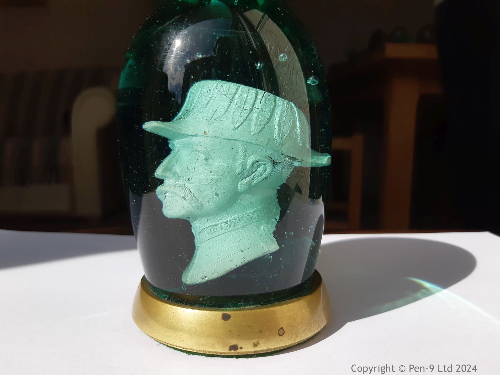 Paperweight Paperweight