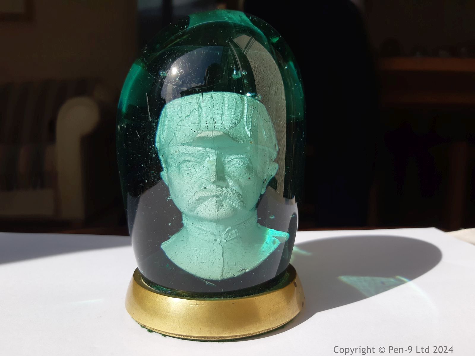 Paperweight Paperweight