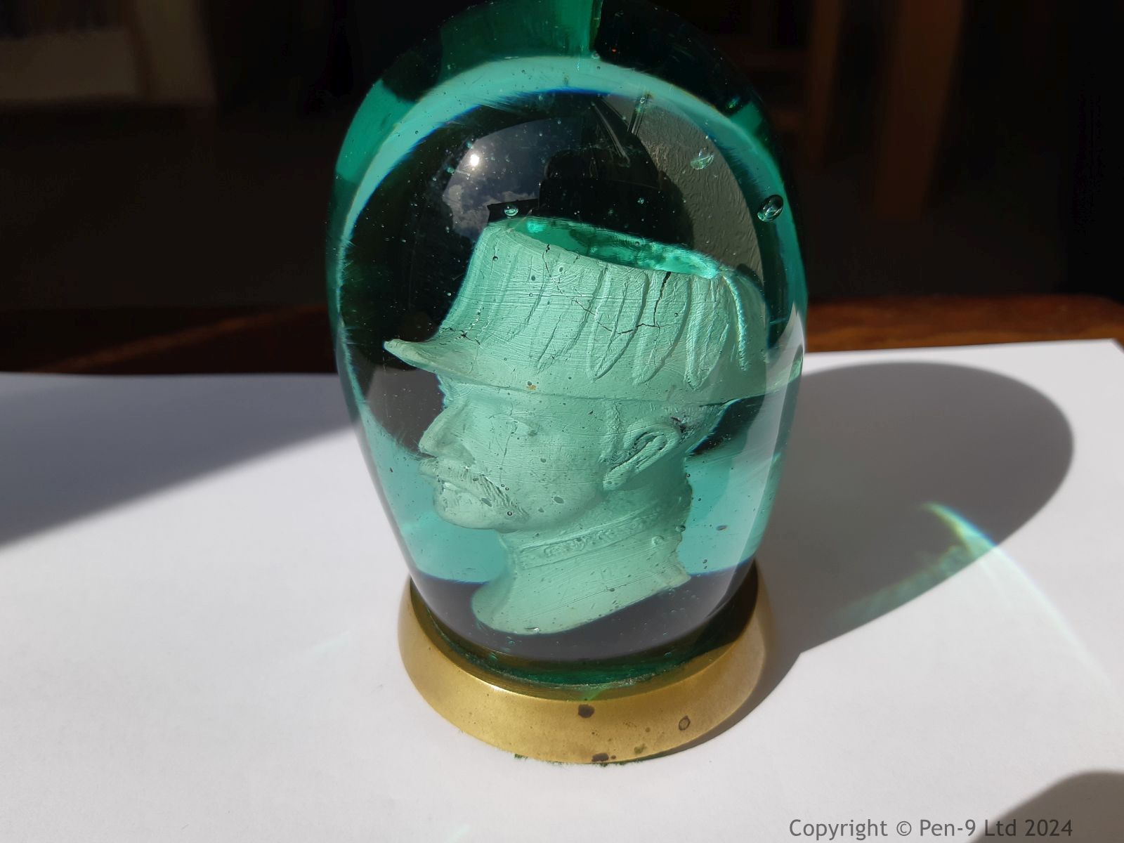 Paperweight Paperweight