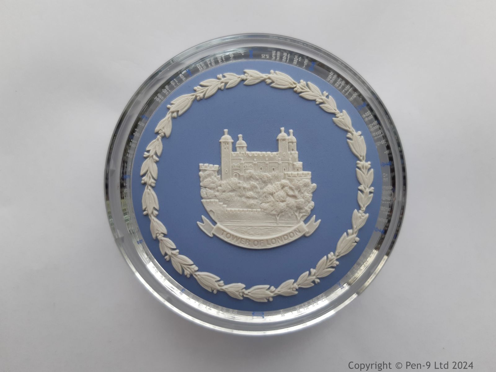 Paperweight Paperweight