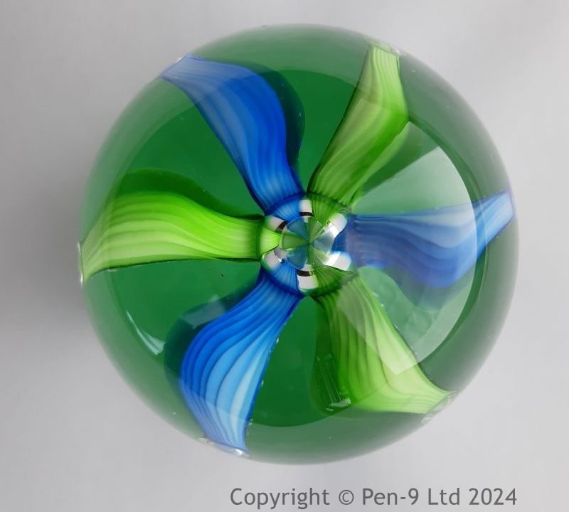 Paperweight Paperweight